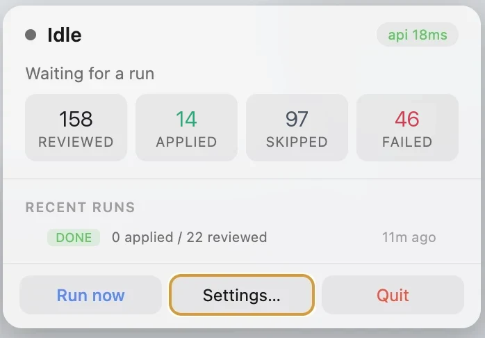 OutLinked menu bar popup with status, counters, recent runs, and Run-now / Settings / Quit buttons